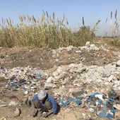 <span class=heading><b>Left behind</b> by Christine Habib</span><br />He is...
left behind by the government, the aid agencies, collecting what is left behind by us.
He is a left behind entrepreneur, in a left behind informal settlement.
Through study of social entrepreneurship in informal settlements, such as those on the Greater Cairo fringes, we can inform national and international policy on the ability of the marginalised themselves to play a proactive role in the advancement of their communities.<br /><span class=small>Image: © 2019 Christine Habib</span>