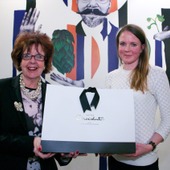 <span class=heading><b>Drygate Brewery</b> by Guy Hinks</span><br /><p class=int>Bailie Liz Cameron presenting prizes to comended entries. </p><span class=small>Image: © 2025 Guy Hinks 2015</span>