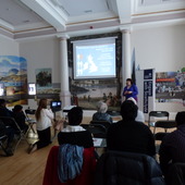 <span class=heading><b>Images of Research</b> by Rachel Clark</span><br /><p class=int>Kirsty Ross begins her presentation on the research she is doing into Arthritis. Kirsty <span>is dedicated to making sure future generations are protected from the disease. She does this by understanding how it begins and the cells that might be involved with arthritis.</span></p><span class=small>Image: © 2025 Rachel Clark</span>